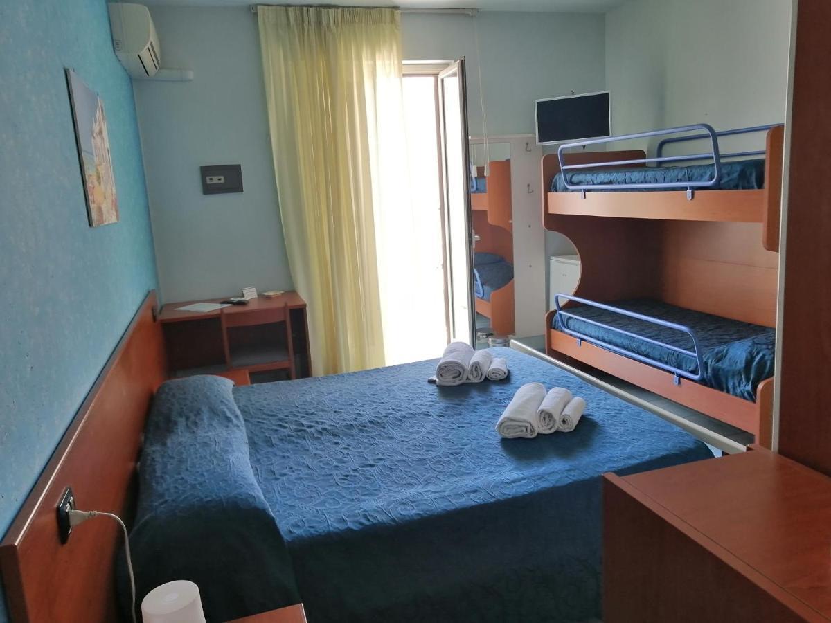 Megaron Hotel Поццалло Экстерьер фото